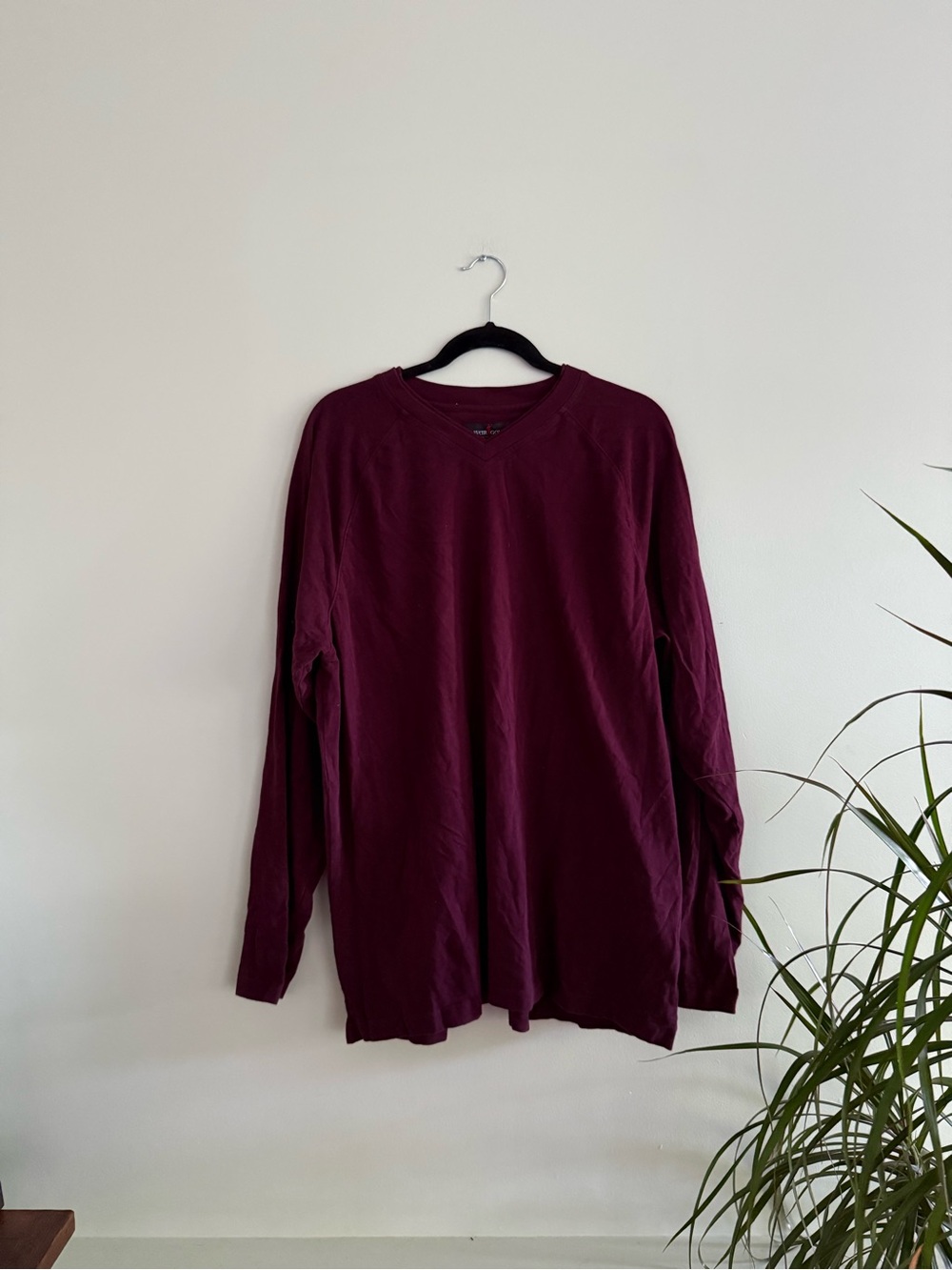 Classic Men's Long Sleeve V-Neck Sweatshirt - Burgundy